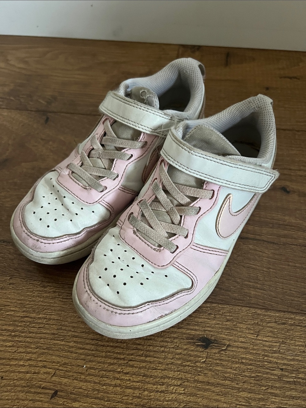 Nike Kids White and Pink Velcro Lace-Up Sneakers